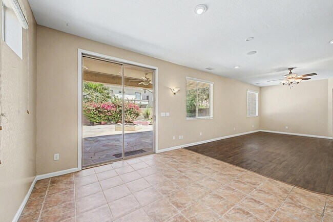 Building Photo - 472 W Pelican Dr