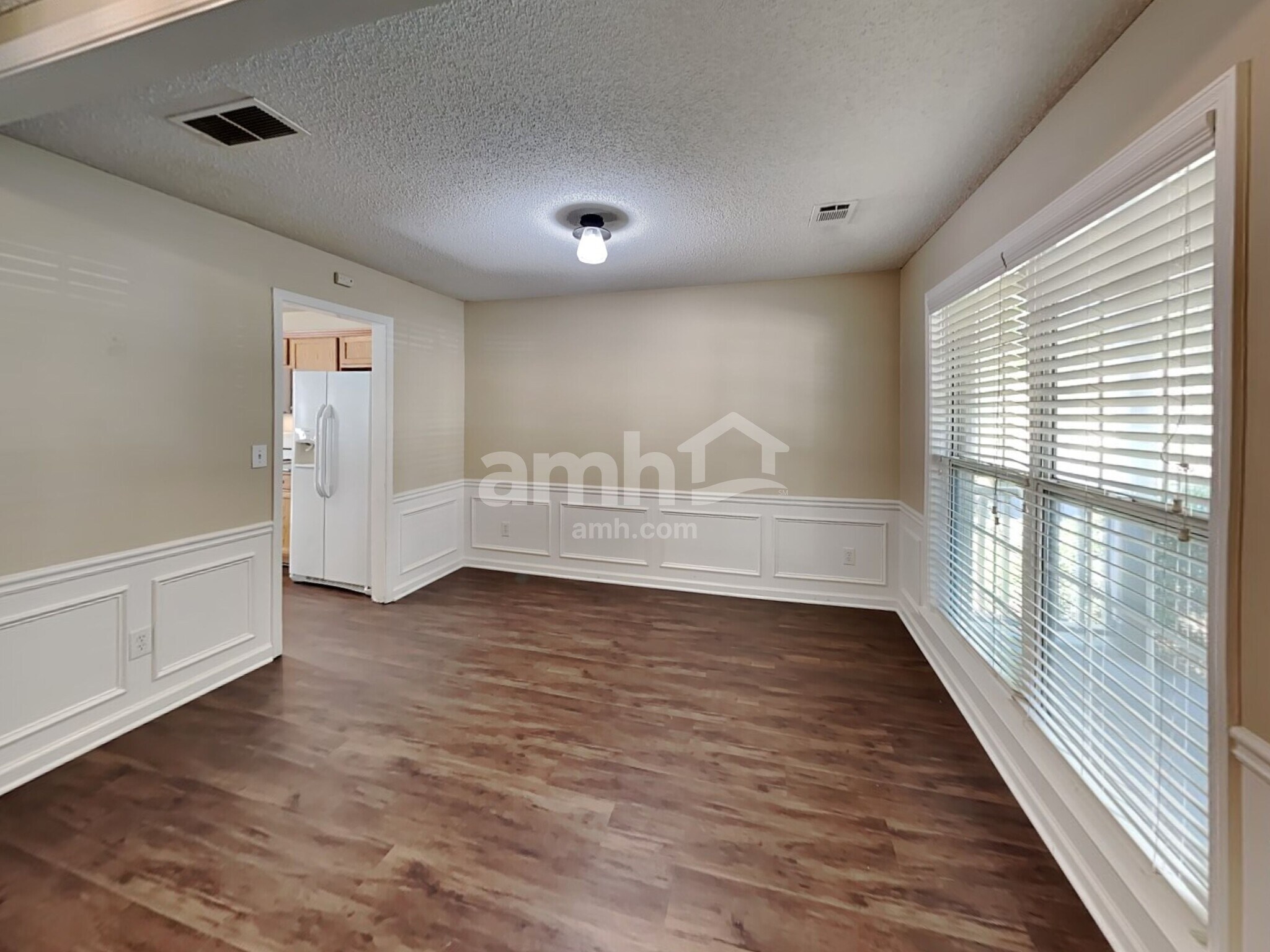 Building Photo - 3450 Ridgefair Dr