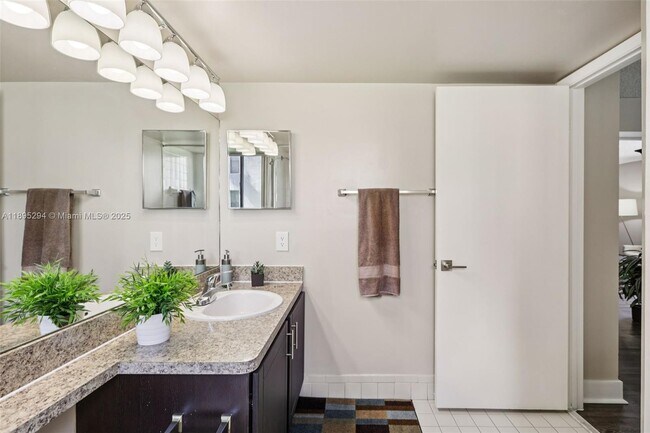 Building Photo - 4303 W Atlantic Blvd