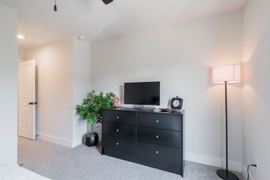 Building Photo - 1673 Unison Dr
