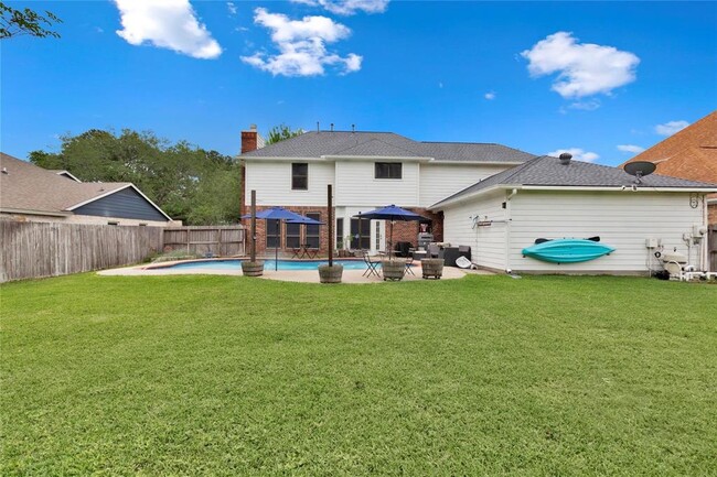 Building Photo - 25823 Lake Lawn Dr