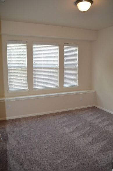 Downstairs Guest Bed - 1813 Carlson Drive