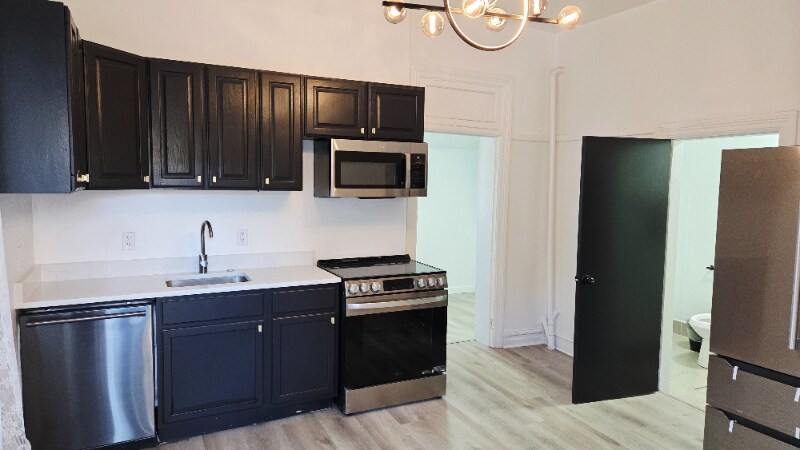 Primary Photo - 655 S Washington St