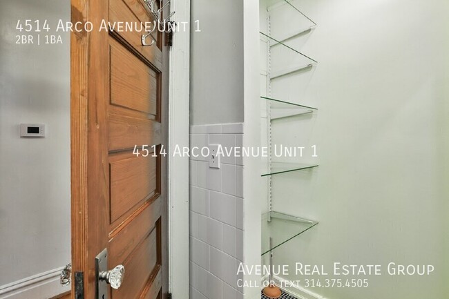 Building Photo - Charming 2-Bedroom Unit Near The Grove!