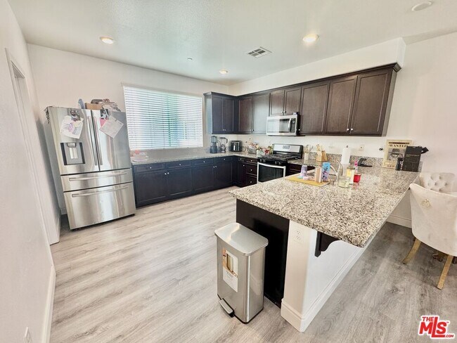 Building Photo - 14412 Kiwi Ln