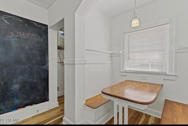 Building Photo - 4116 Chester Ave