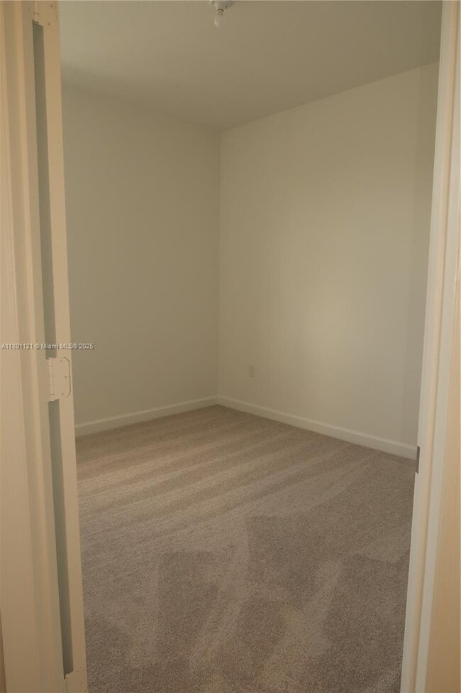 Building Photo - 1517 SE 27th Dr