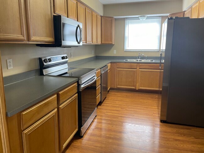 Building Photo - 206 Stone Gate Cir