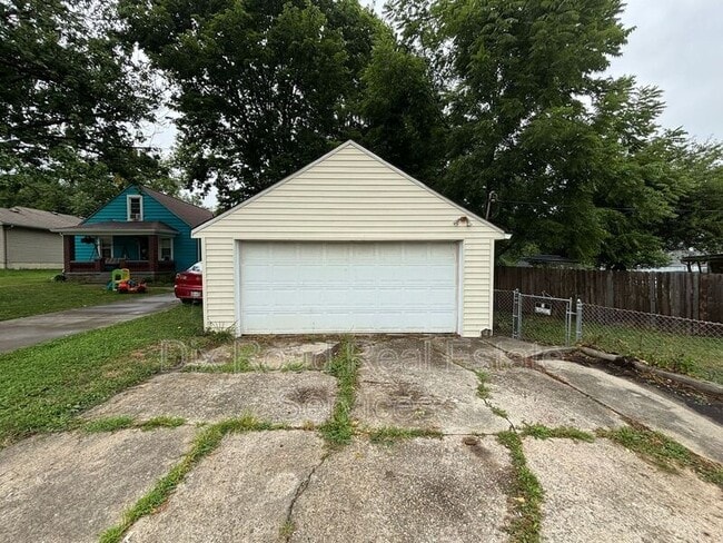 Building Photo - 2701 Tylersville Rd