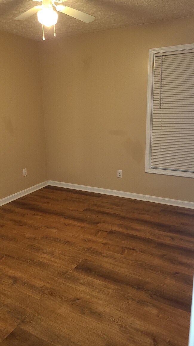 Building Photo - 406 Old Towne Rd