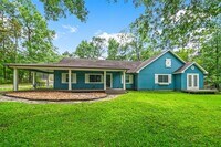 Building Photo - 13373 Southshore Dr