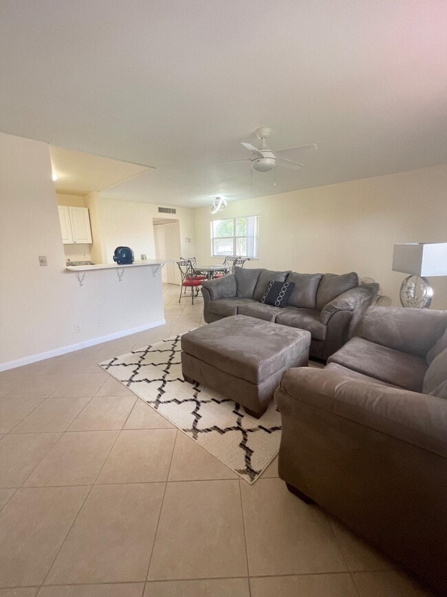 Building Photo - 314 Saxony Way