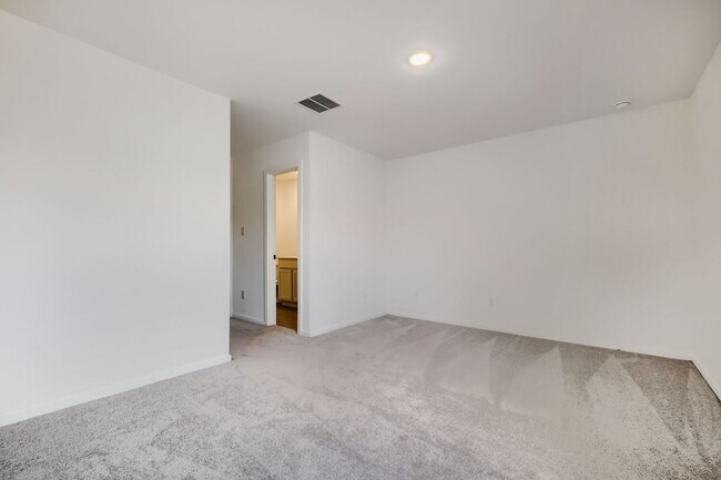 Building Photo - 6829 Chert Chase