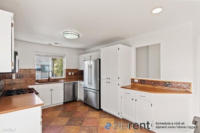 Building Photo - 3 br, 2.5 bath House - 436 Knollcrest Aven...