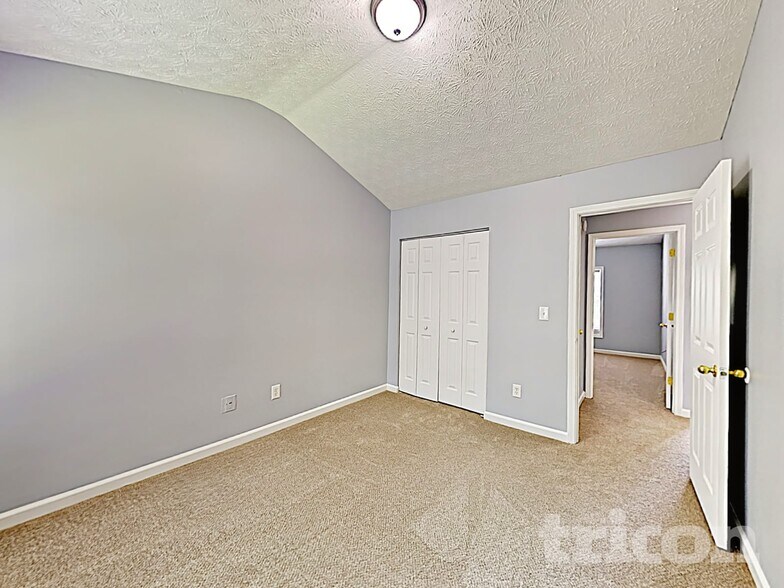 Building Photo - 403 Park Creek Trce