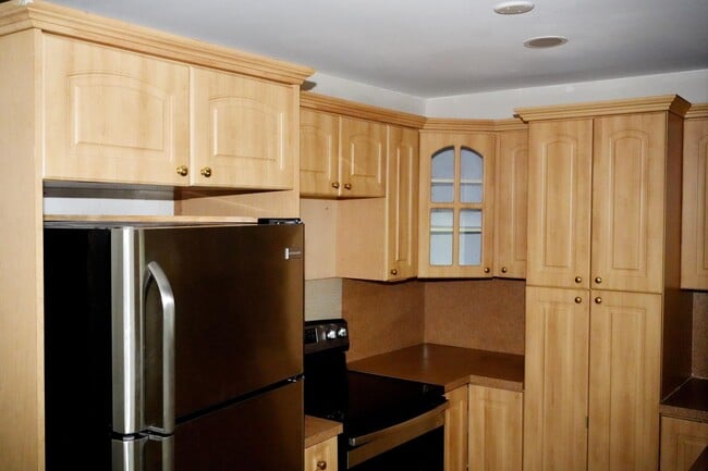 Building Photo - 1561 NE 109th St