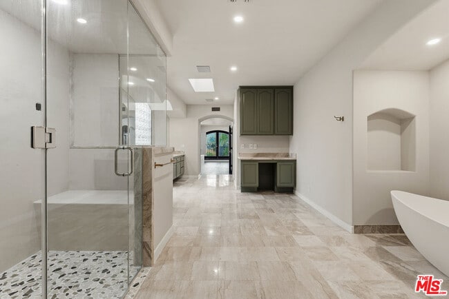 Building Photo - 1200 N Doheny Dr