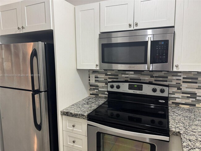 Building Photo - 13910 SW 91st Terrace