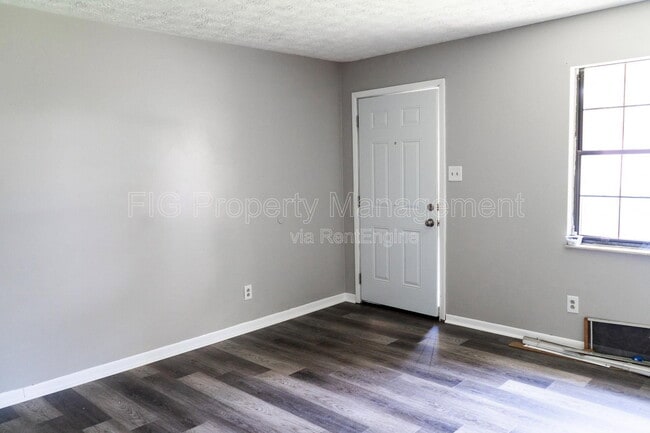 Building Photo - 129 Hillcrest Dr