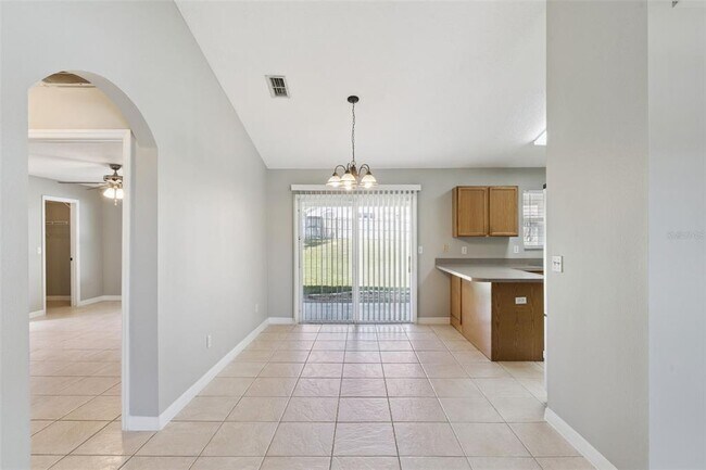 Building Photo - 886 Scenic View Cir