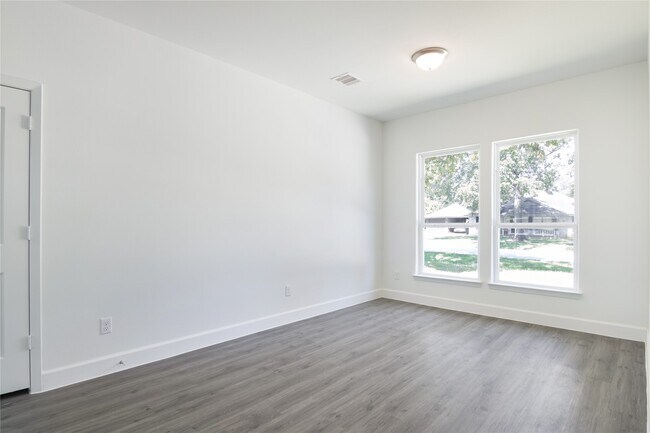Building Photo - 336 Autumn Ln