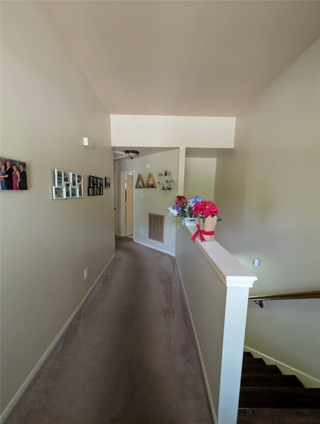 Building Photo - 130 Songful Woods Pl