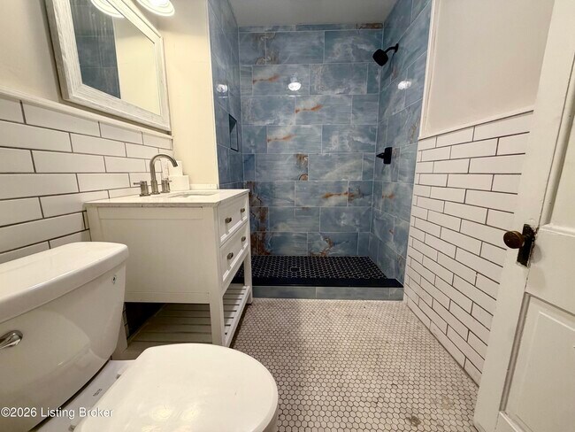 Building Photo - 1466 St James Ct