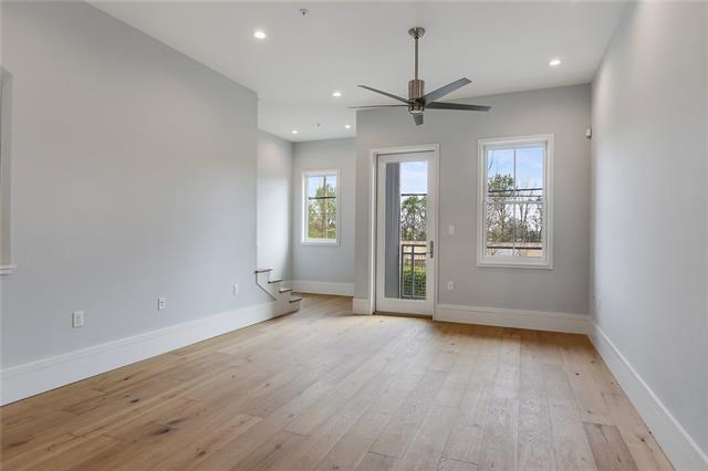 Building Photo - 3431 Chartres St
