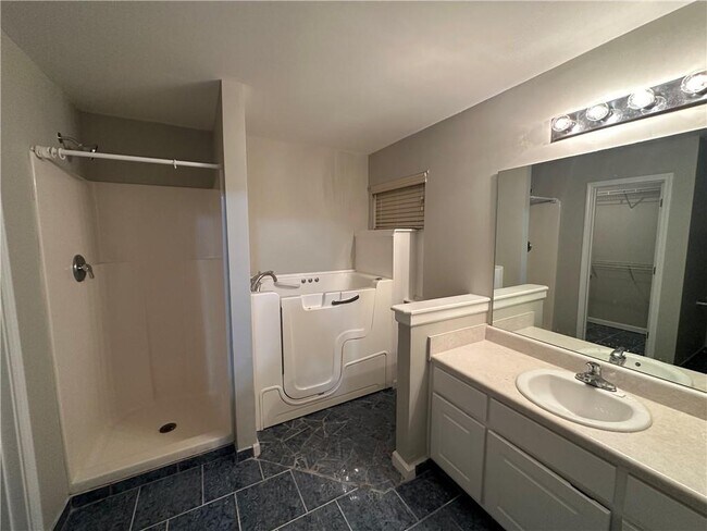 Building Photo - 6770 Biscayne