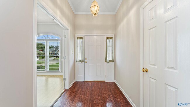 Building Photo - 111 Rolling Lea Pl