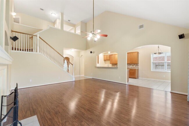 Building Photo - 25727 Shady Spruce Ln