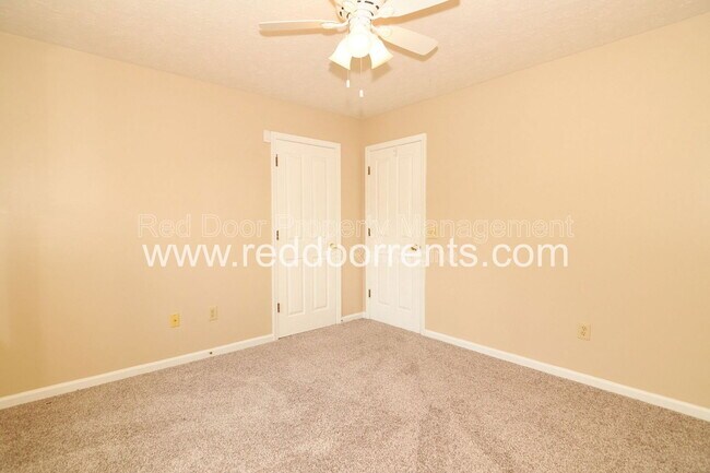 Building Photo - 12854 S Fleetwood Dr