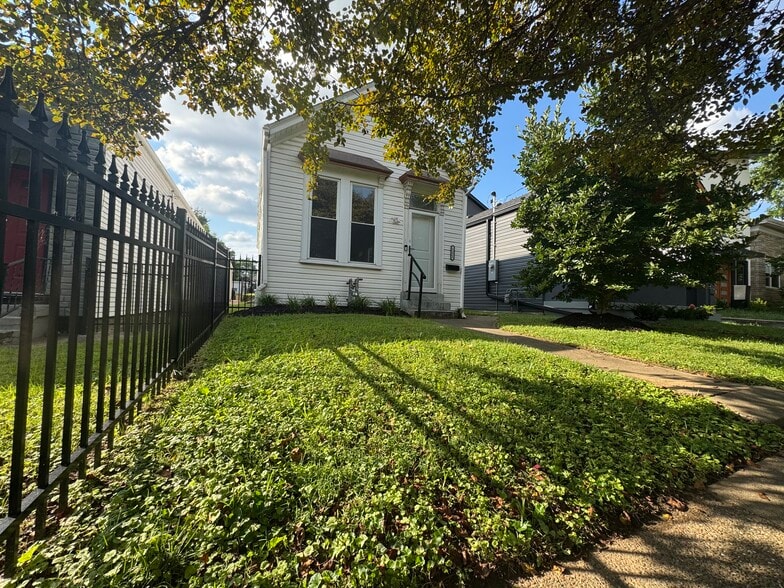 Street view - 1221 Payne St
