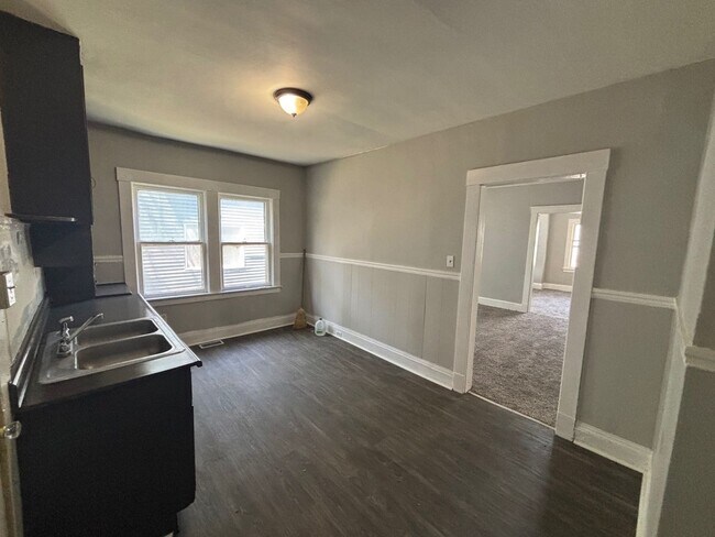 Building Photo - 1750 Alcoy Rd