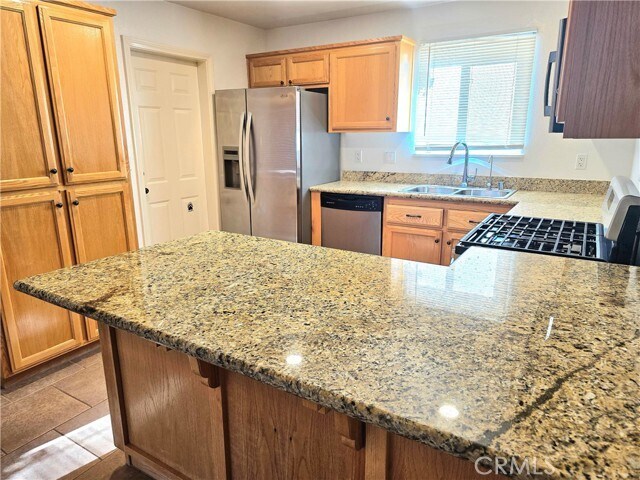 Building Photo - 74404 Pinon Dr