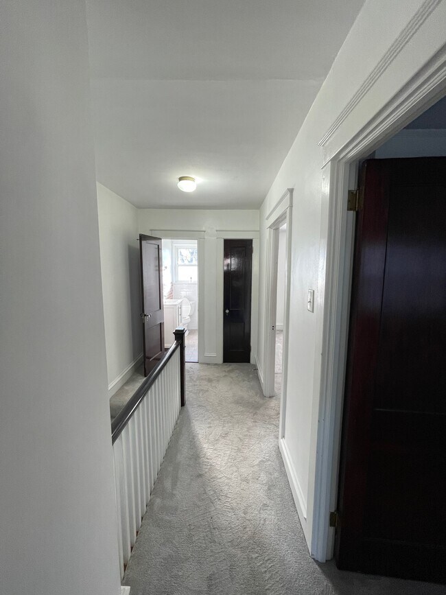 Building Photo - 714 3rd St