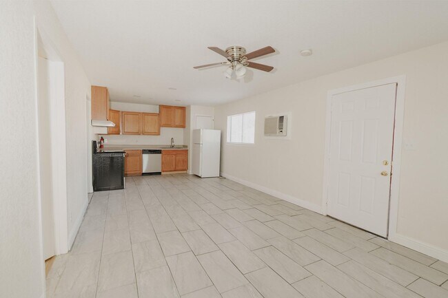 Building Photo - 683 - 695 Vermont Avenue, Turlock CA 95380