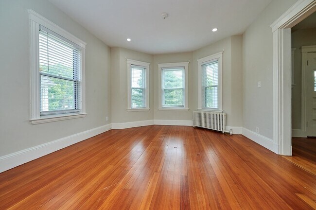 Building Photo - 1873 Hyde Park Ave