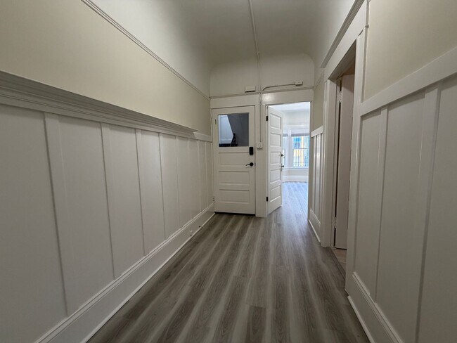Building Photo - 569-571-571 Minna St