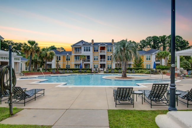 Building Photo - 1213 Rosewood Ln