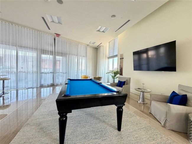 Building Photo - 2000 Metropica Wy