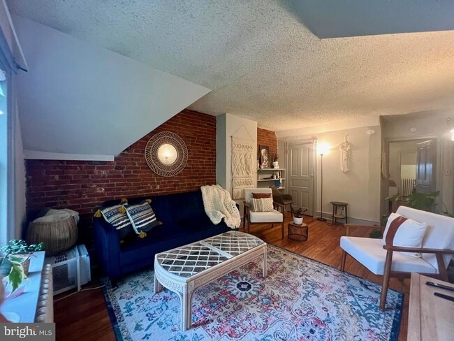 Building Photo - 1507 W 14th St