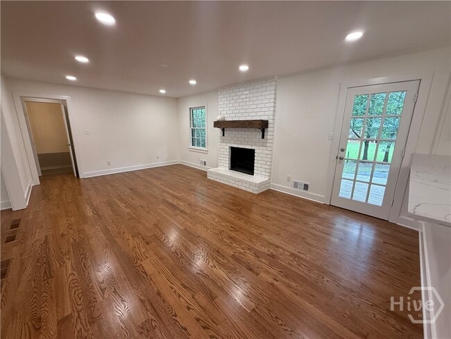 Building Photo - 185 Landor Dr