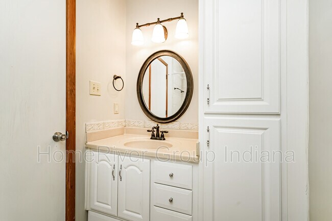 Building Photo - 712 Daffon Dr