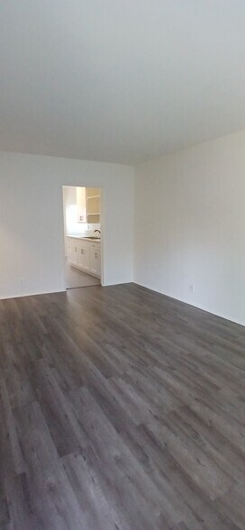 Living Room (South View) - 1728 N Hollywood Way