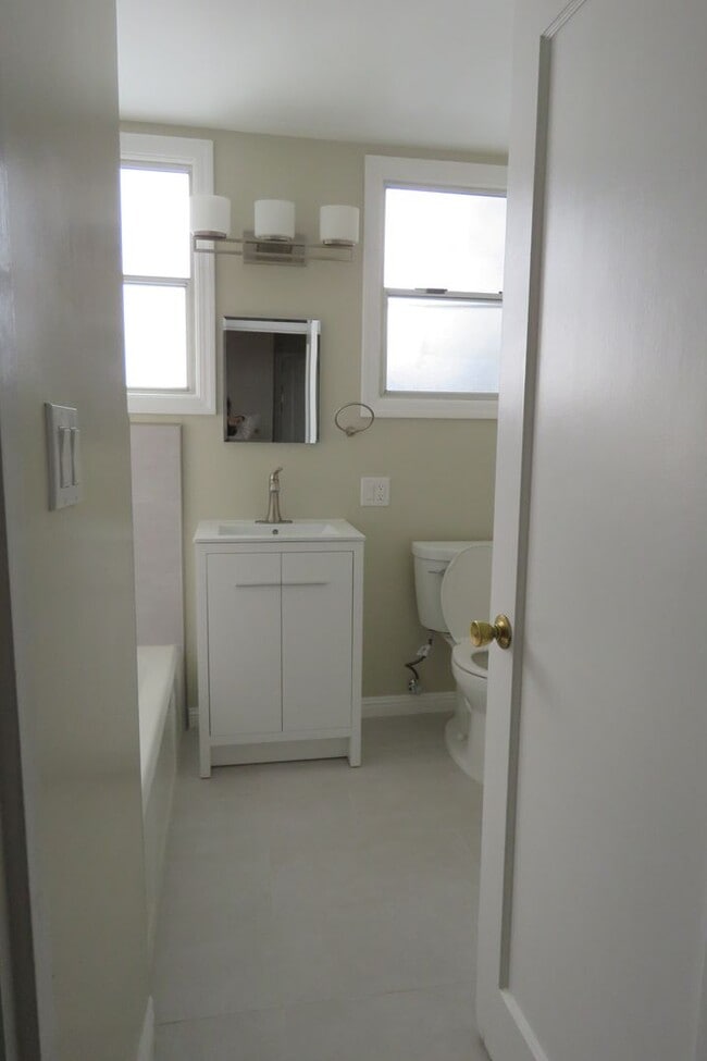 Building Photo - 489 Monterey