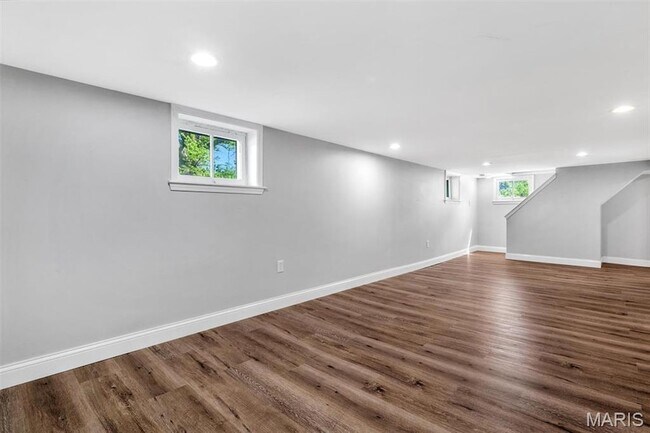 Building Photo - 330 Chambers Rd