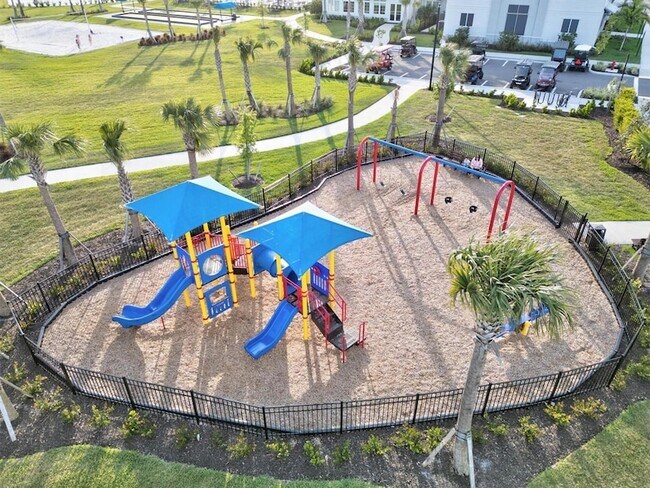 Building Photo - 15519 Sunny Day Dr