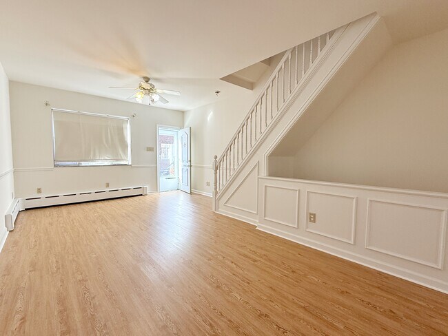 Building Photo - 2635 S Bouvier St