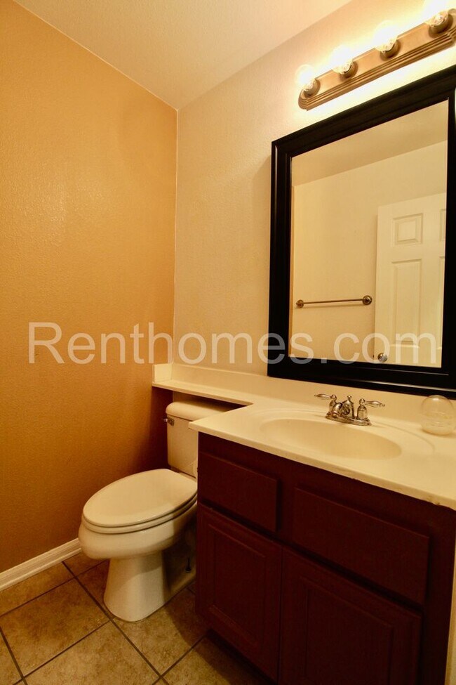 Building Photo - 13330 Via Bellarado